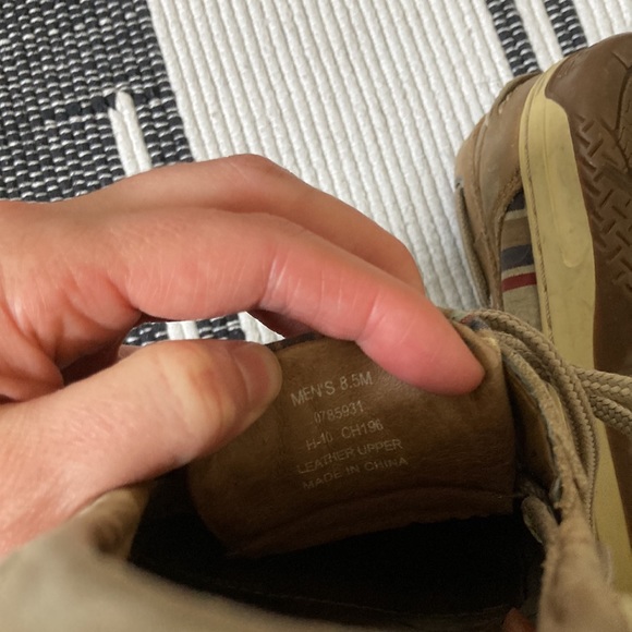 Tan Sperry Topsiders - Picture 4 of 4